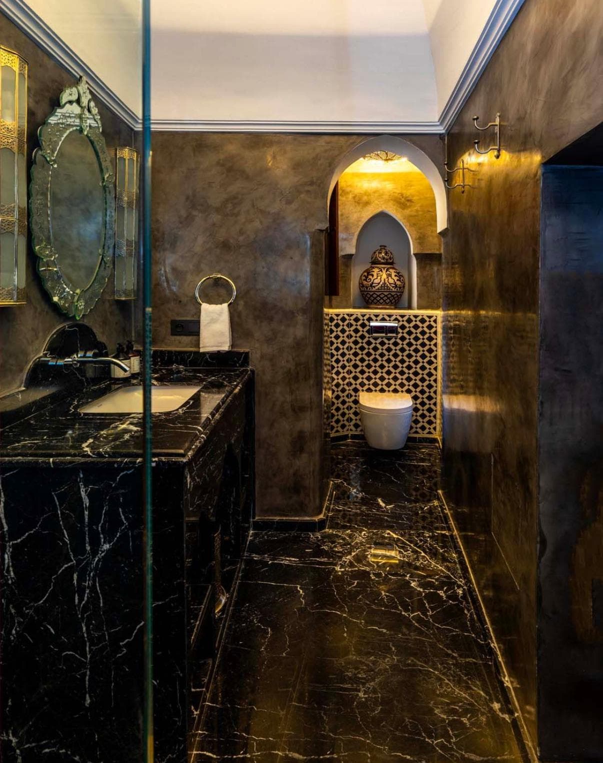 Onyx Suite bathroom